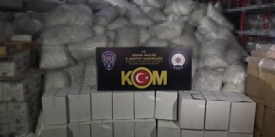 Adana’da 52 milyon 100 bin gümrük kaçağı makaron ele geçirildi