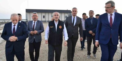 Vali Köşger, Karataş Tarıma Dayalı Sera ve Su Ürünleri OSB’lerinde incelemelerde bulundu