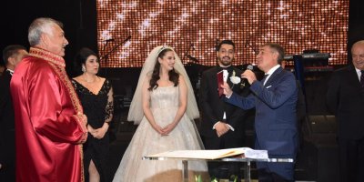 Türk iş dünyası Adana'daki düğünde buluştu