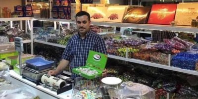 Adana'da otomobil kuruyemiş dükkanına daldı: İşyeri sahibi hayatını kaybetti