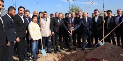 Adana’da Türkeş anısına 106 fidan…