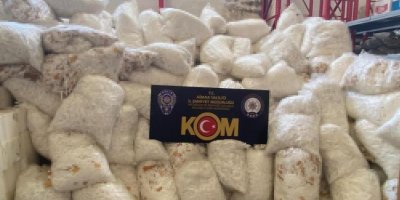 Adana’da 37 milyon 627 bin TL değerinde gümrük kaçağı makaron ele geçirildi