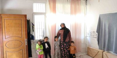 Adana'da müstakil evde deprem korkusu: Uyurken tavan alçısı üzerlerine düştü