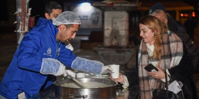 Seyhan'da sabah çorbası Başkan Akay'dan