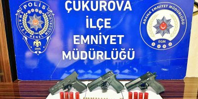 Adana’da masaj salonlarında kılıç ve silah ele geçirildi