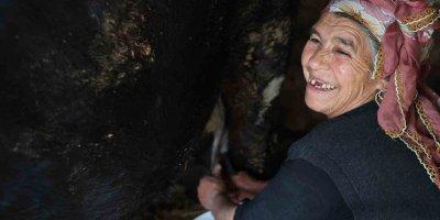 Kız kardeşler teknolojiye ve milyonlara inat üretiyor