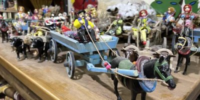 Çukurova'nın yaşamını ahşaba işliyor