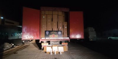 Adana’da 300 bin paket gümrük kaçağı sigara ele geçirildi