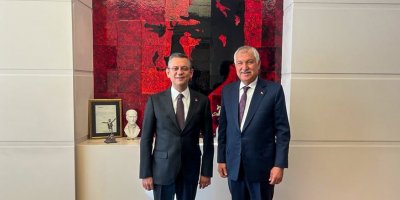 Zeydan Karalar’dan Özgür Özel’e ziyaret