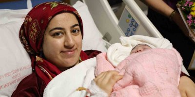 Adana’da 2024 yılının ilk bebeği ‘Masal’ oldu