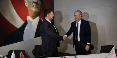 AstraZeneca Türkiye ile Adana Şehir Eğitim ve Araştırma Hastanesi arasında protokol imzalandı