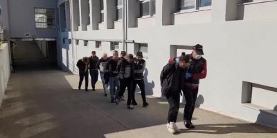 Narkotik polisleri kovalama sonucu durduğu kamyonette 7 kilogram 400 gram esrar ele geçirdi