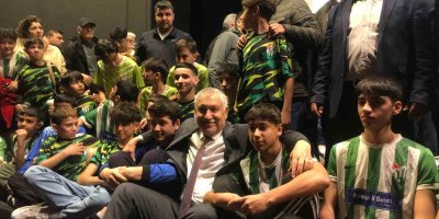 Büyükşehir’den 800 okula spor malzemesi yardımı