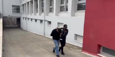 Kruvasan yerine paketin içine uyuşturucu koyup saklamışlar