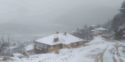 Adana’nın kuzey ilçeleri beyaza büründü