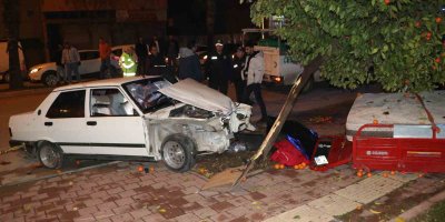 Tofaş otomobil ile motosiklet çarpıştı: 1 ölü, 3 yaralı