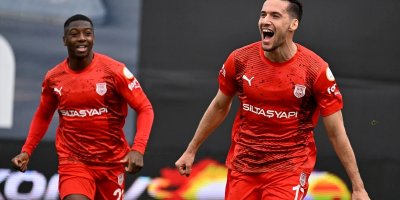 Pendikspor, Adana Demirspor'u 10 kişiyle mağlup etti