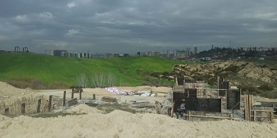 Bu inşaatın tabelası neden yok?