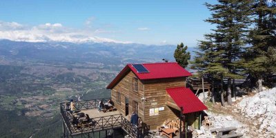 Aladağ’da bahar havası doğa tutkunlarını zirveye taşıdı