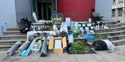 Adana’da narkotik polisleri 10 kilo bonzai ele geçirdi