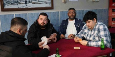 Adana'da ’siyaset’ konuşmanın yasak olduğu kahvehane...