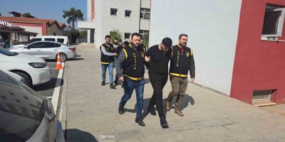 Tamirciden 2 araç çalan hırsızlar başka bir iş yerinde soyguna devam etti