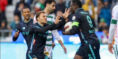 Balotelli oyuna girdi, puanı getirdi...