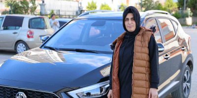 MG marka sıfır otomobil ayıplı çıktı, satın alan kadın mağdur oldu