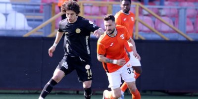 Ümraniyespor Adanaspor'u son üç dakikada geçti