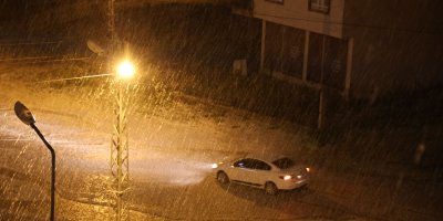 Kozan’da sağanak ve dolu etkili oldu