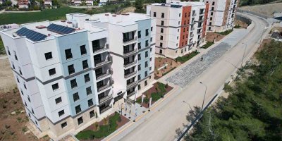 Adana'da depremzedeler için yapılan TOKİ konutlarında 3 vardiya çalışma sürüyor