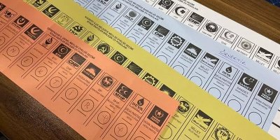 Oyunu Kayınpederi Hacı Sabancı'nın Adını Taşıyan Okulda Kullanan Arzu Sabancı'dan Özlem Dolu Mesaj!