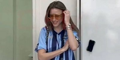 Serenay Sarıkaya, oy kullanmaya Adana Demirspor formasıyla geldi!