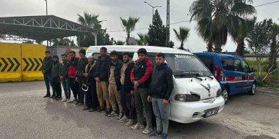 Adana’da göçmen kaçakçılığı yapan iki kişi tutuklandı