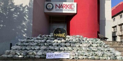 Saman balyalarının arasında 305 kilo uyuşturucu çıktı