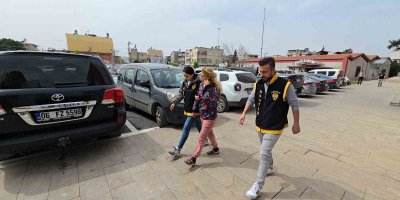 Çocuğuyla parkta ilgilenen annenin 420 gram altınını çalan kadın tutuklandı