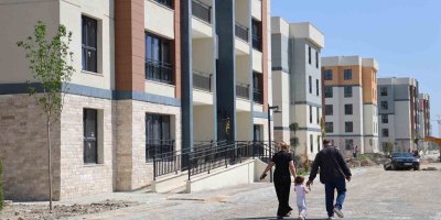 516 deprem konutu hak sahiplerine teslim edildi