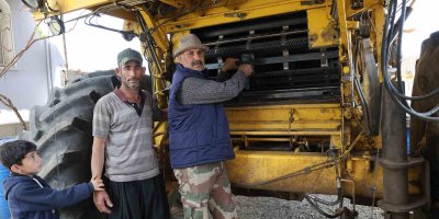 Buğday hasadı öncesi biçerdöverler hazırlanıyor