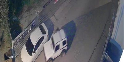 Taksi bulamayınca, cip çalıp onunla da kaza yaptılar