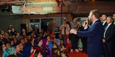 Ceyhan Belediye Başkanı Kadir Aydar teşekkür mitingi yaptı