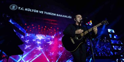 Karnaval coşkusu konserlerle devam etti