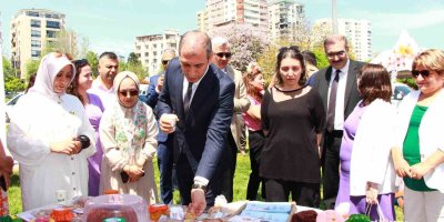 Dezavantajlı kadınların el emeği göz nuru ürünleri karnavalda sergileniyor