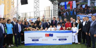 Adana’da açık saha tesislerinin toplu açılışı düzenlendi