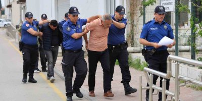 Uygulama yapan polise silah çeken Seyhan Belediyesi Temizlik İşleri Müdürü tutuklandı