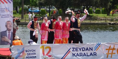 Adana'da Seyhan Nehri üzerinde su korteji düzenlendi