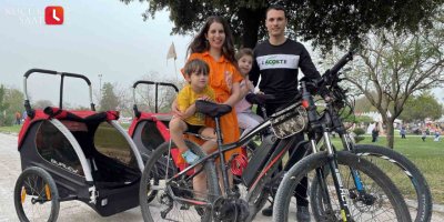 Adana’da 3 çocuklu çift her yere bisikletle gidiyor