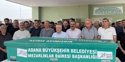 Otobüsün açık kapısından düştükten sonra hayatını kaybeden yaşlı kadın toprağa verildi