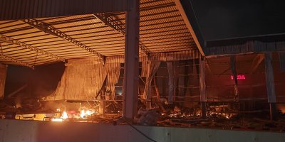 Elektrikli bisiklet fabrikasındaki yangın 2.5 saatte kontrol altına alındı
