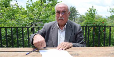 18 başbakan, 7 cumhurbaşkanı, 19 vali değişti o hala muhtar