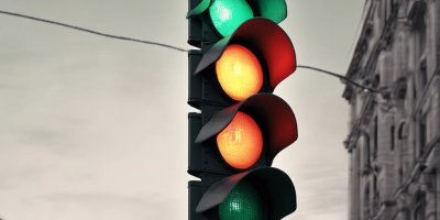 'Geleneksel trafik ışıkları' tarih oluyor: Yeni versiyonlar 4 ışıklı olacak